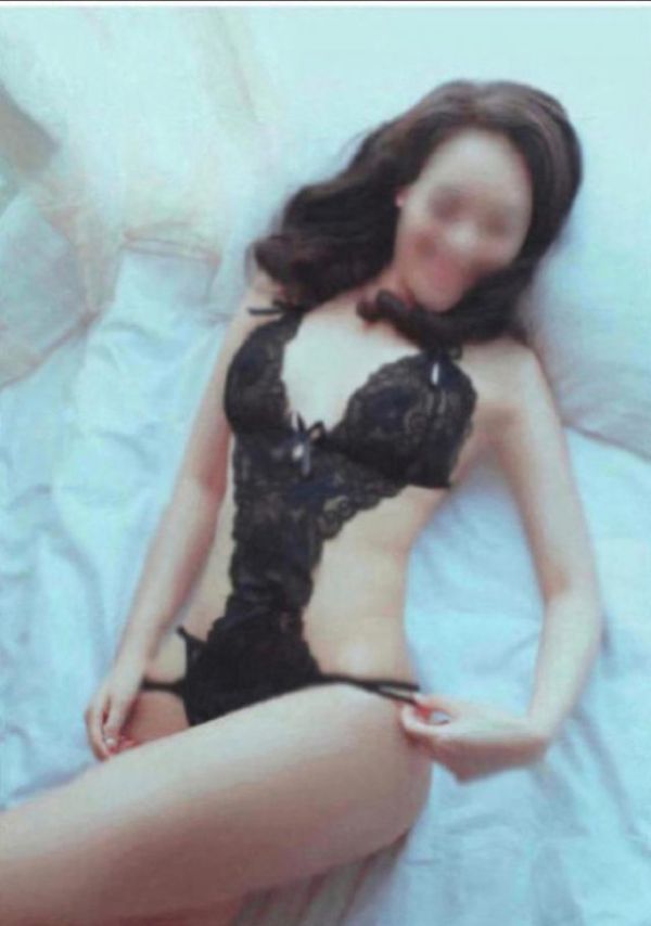 Brazilian escort in Singapore: Minh for OWO, SGD 350