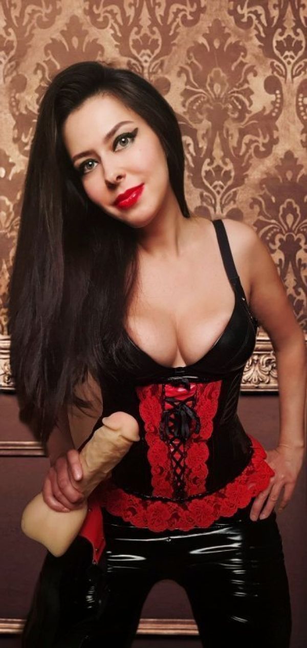 Submissive female loves BDSM, call 16469346965 