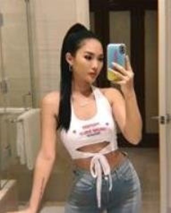 Cheap female escort for sex and OWO: from SGD 400 